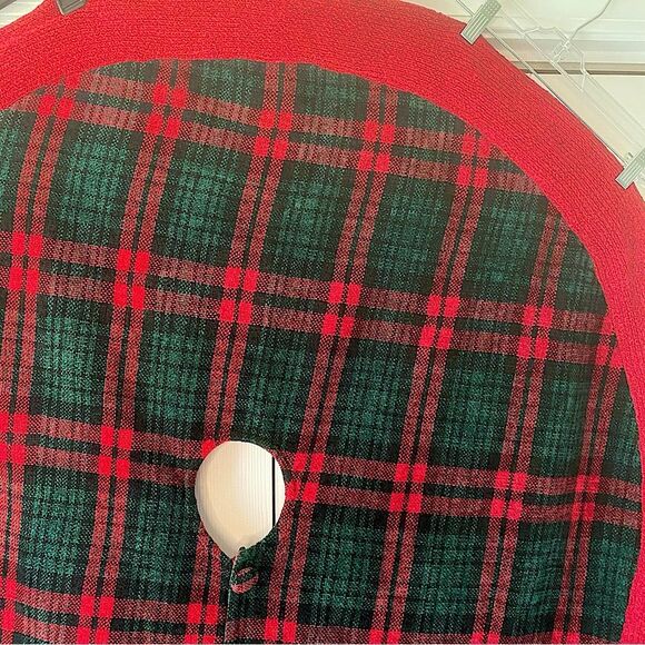 Plaid Christmas Tree Skirt Red Green 42” Circumference - Picture 3 of 7